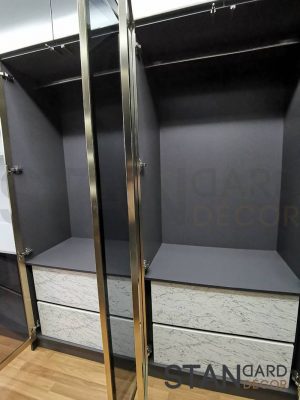 ชุดตู้เสื้อผ้าหน้าบานกระจกเฟรมอลูมิเนียมสุดพรีเมี่ยมมิกซ์กับหน้าบาน​Glossy​ สีเทา​