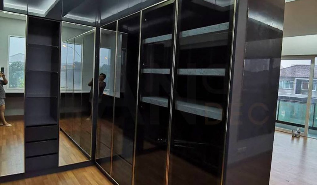 ชุดตู้เสื้อผ้าหน้าบานกระจกเฟรมอลูมิเนียมสุดพรีเมี่ยมมิกซ์กับหน้าบาน​Glossy​ สีเทา​