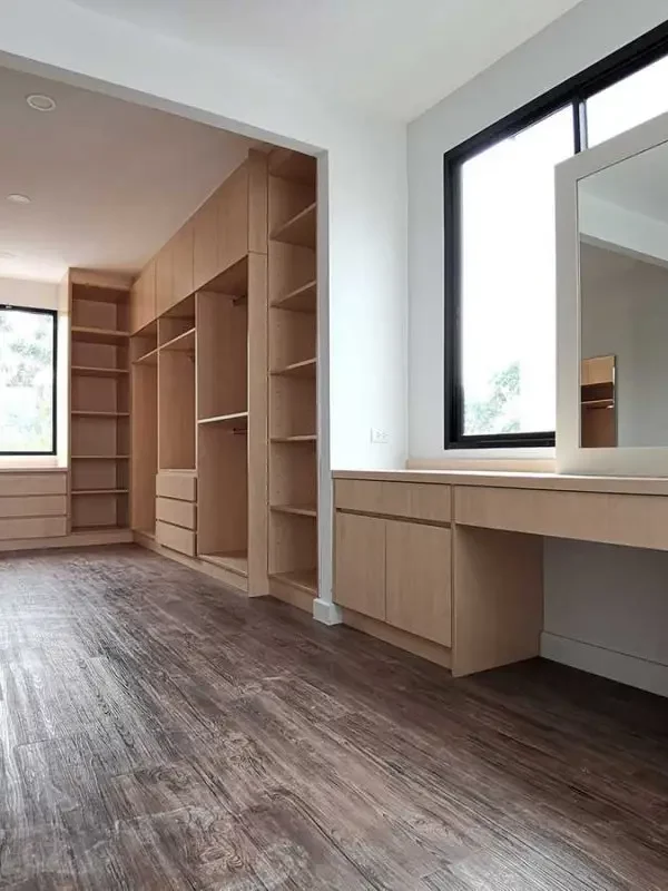 ตู้เสื้อผ้าและวอล์ค อิน คลอเซ็ท